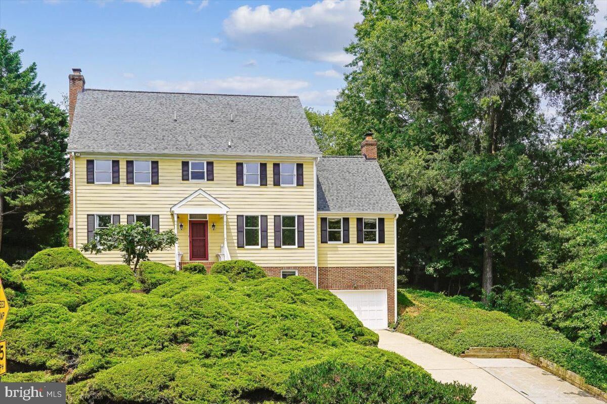 Property Photo: 1904 Mason Hill Drive VA 22307