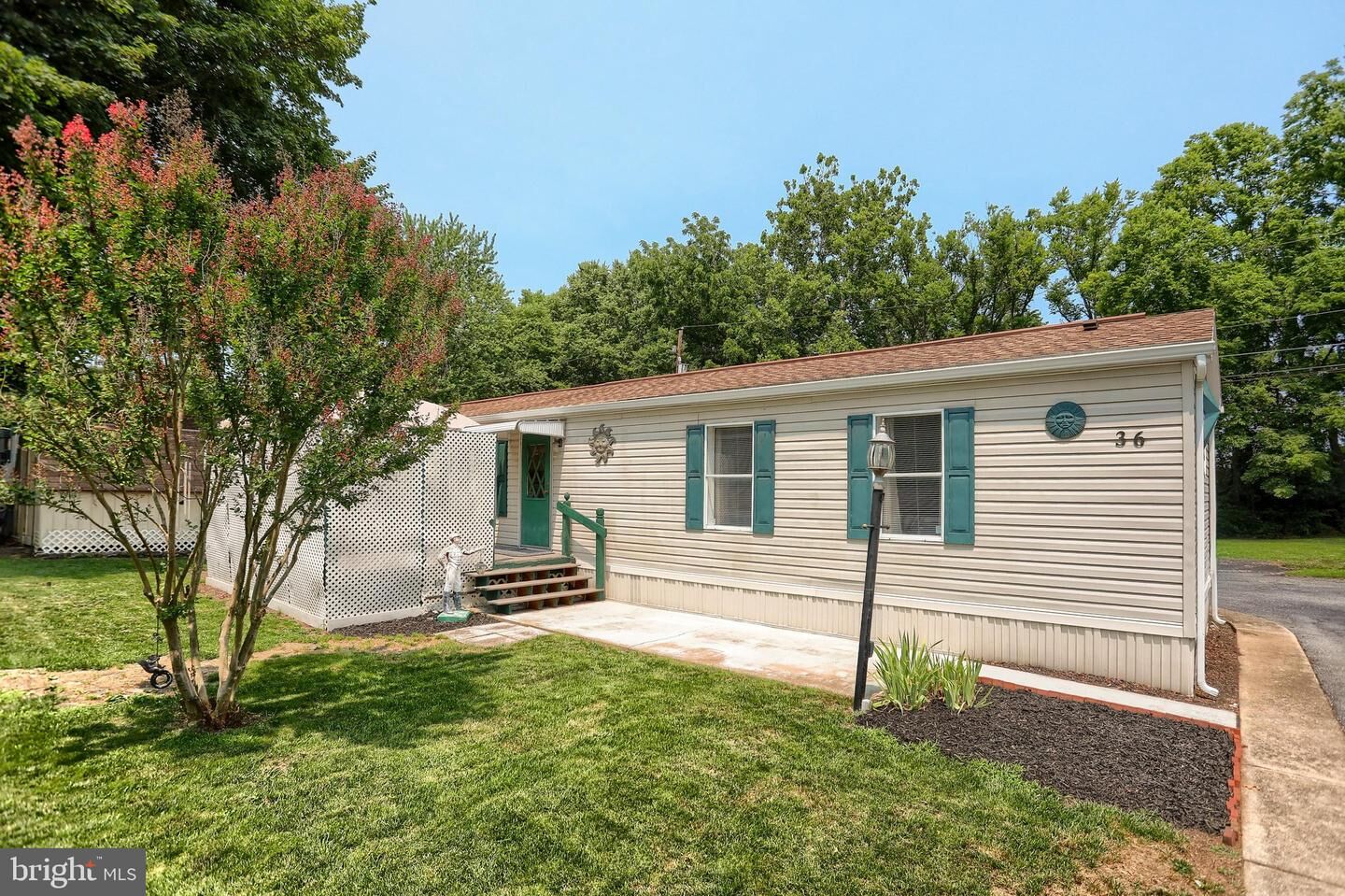 Property Photo: 36 Garden Parkway PA 17013