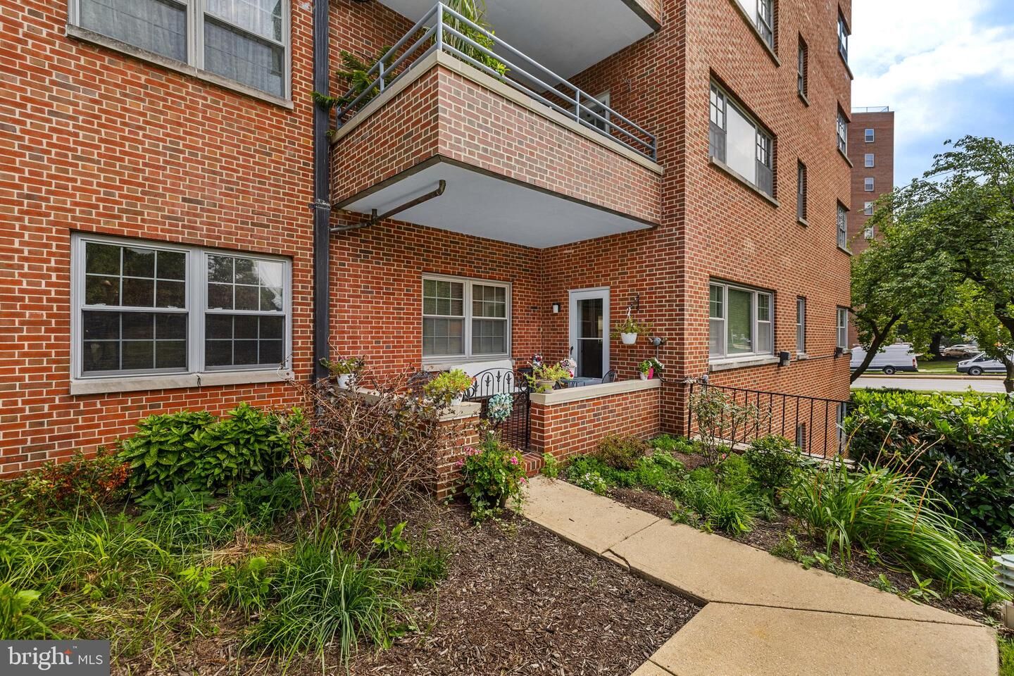 Property Photo: 3601 Greenway 205 MD 21218