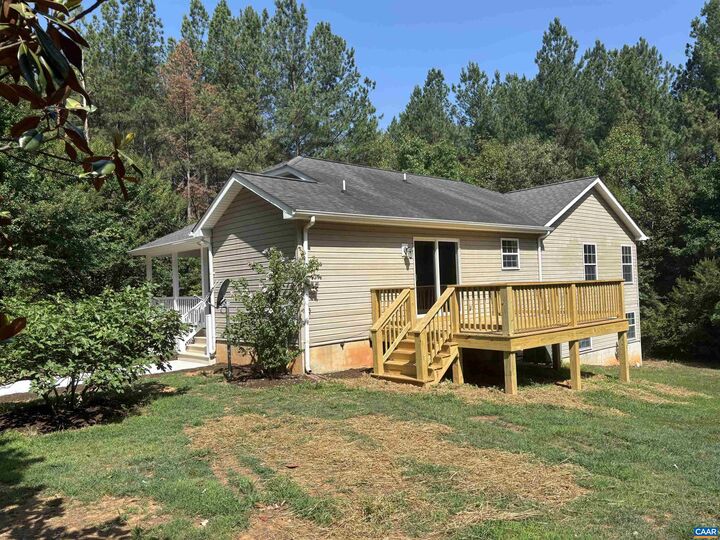 Property Photo: 136 Beaver Pl VA 24590