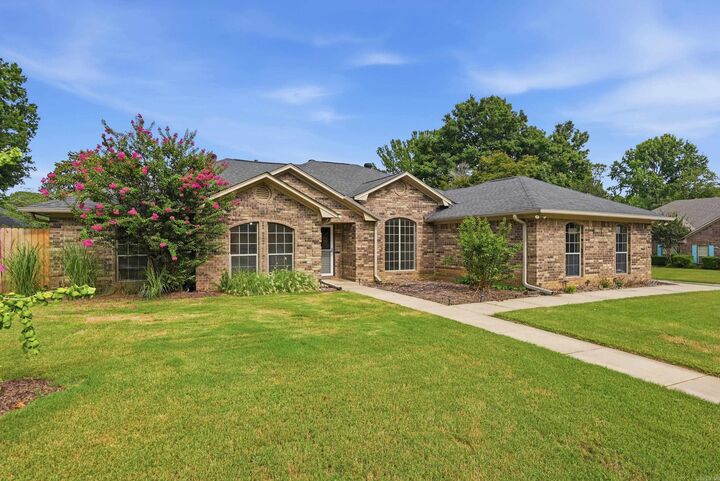 Property Photo:  1500 John Ed Circle  AR 72034 