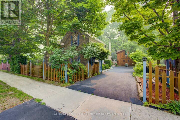 Property Photo: 817 Olde Victoria Street ON N2Z 2B4