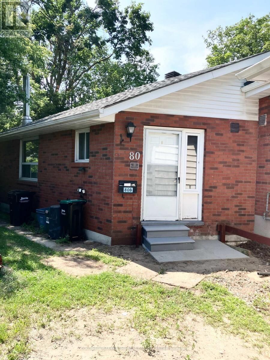 Property Photo:  80 Innisfil Street B  ON L4N 3E2 