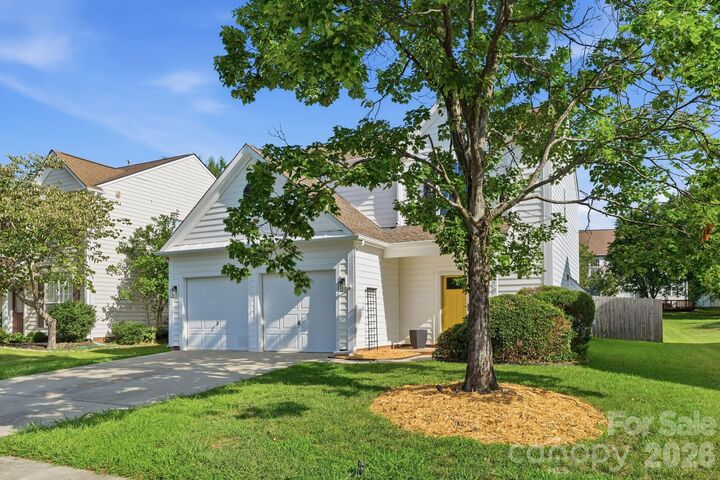 Property Photo: 5219 Bentgrass Run Drive NC 28269