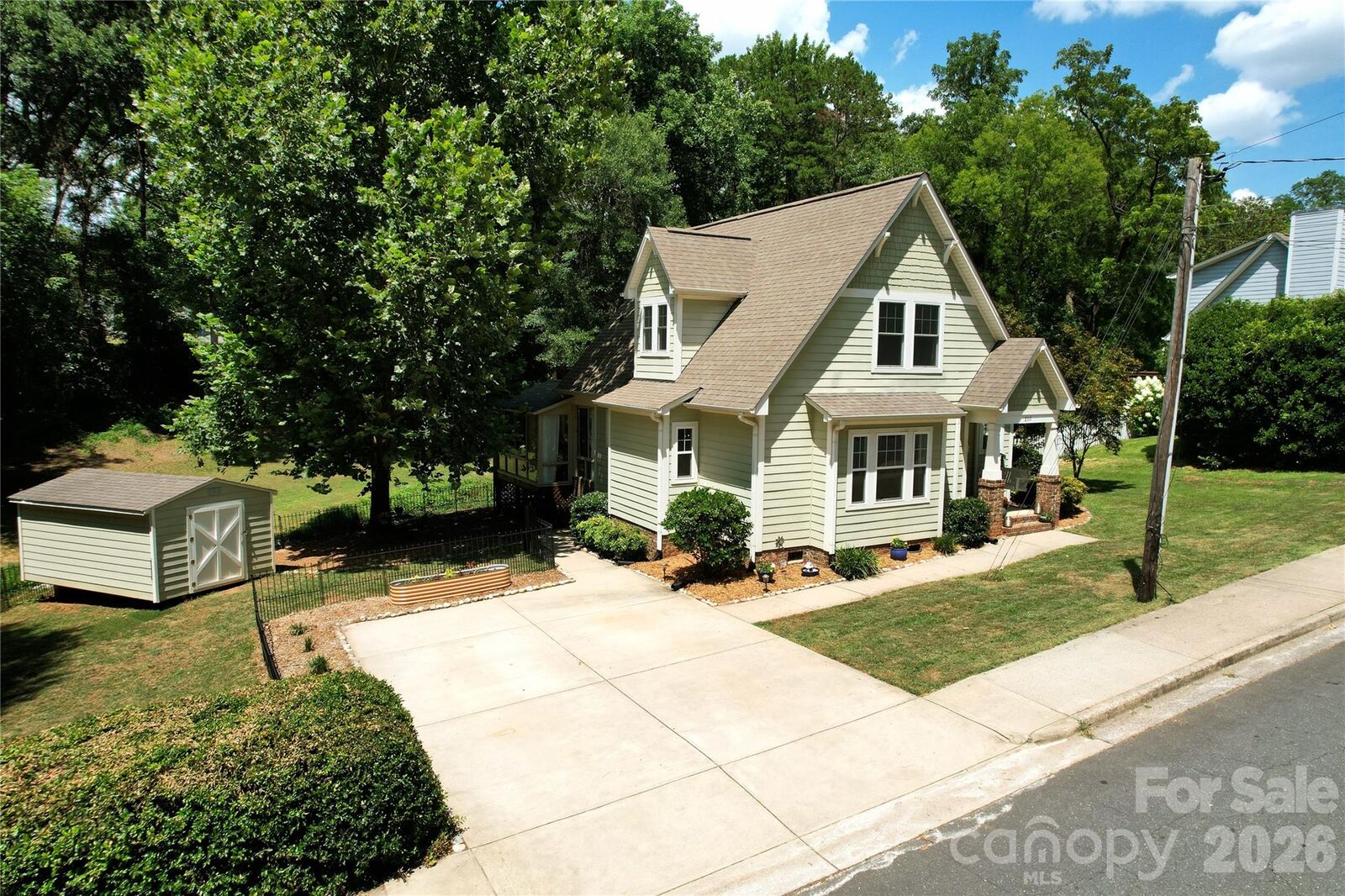 Property Photo: 206 W Woodrow Avenue NC 28012