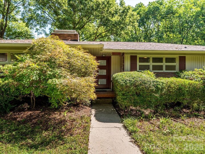 Property Photo: 688 Grandview Drive NE NC 28025
