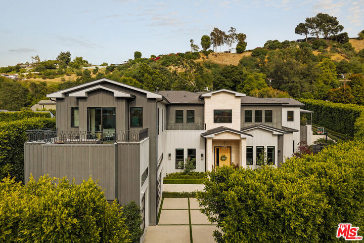 Property Photo:  15321 Kingswood Ln  CA 91403 