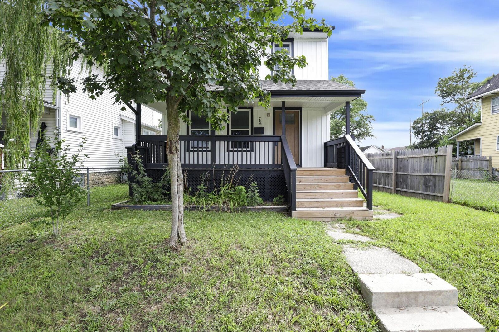 Property Photo: 224 N Oakley Avenue OH 43204