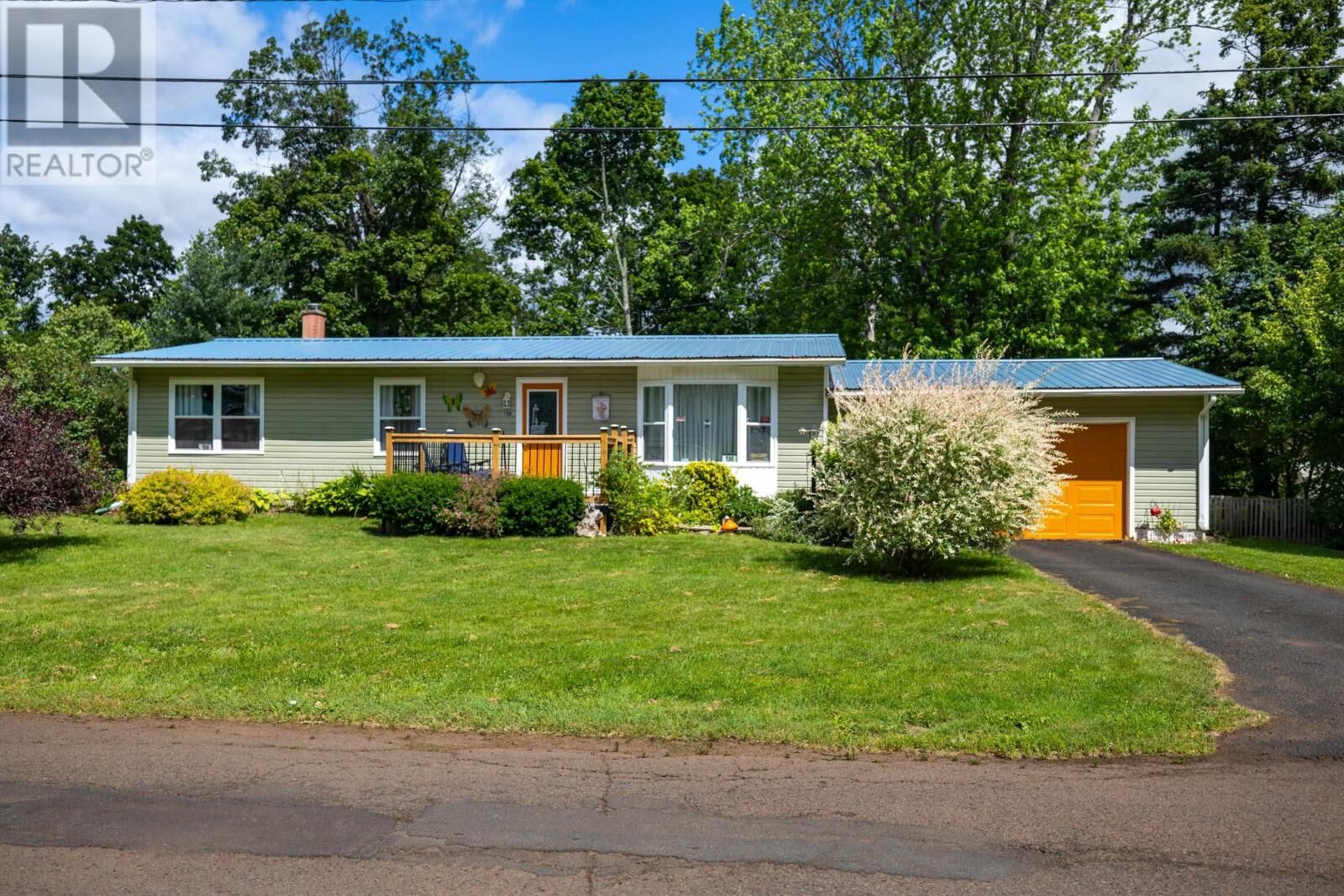 Property Photo:  198 Down East Crescent Crescent  PE C0A 1R0 