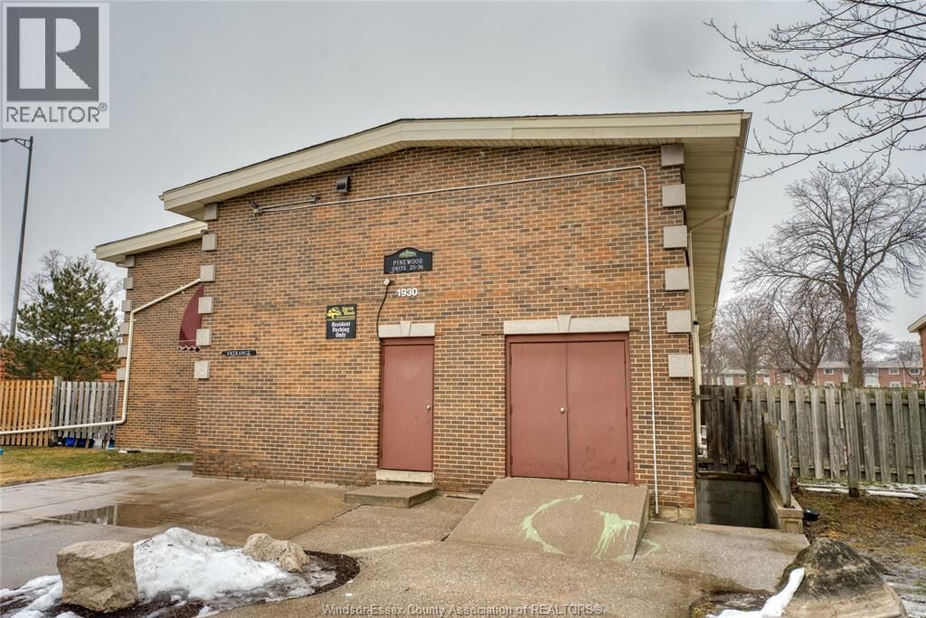 Property Photo: 1930 Columbia Court 34 ON N9E 1B1