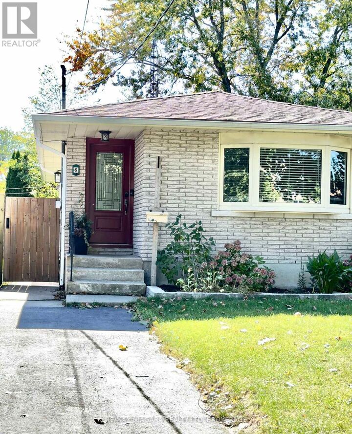 Property Photo: 8 Lakehurst Drive ON L2N 4C2