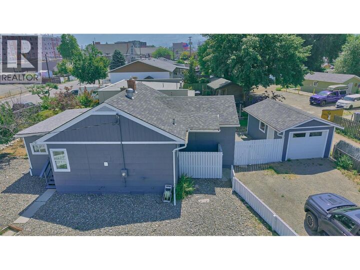 Photo de la propriété:  121 Willow Street  BC V2B 4C6 