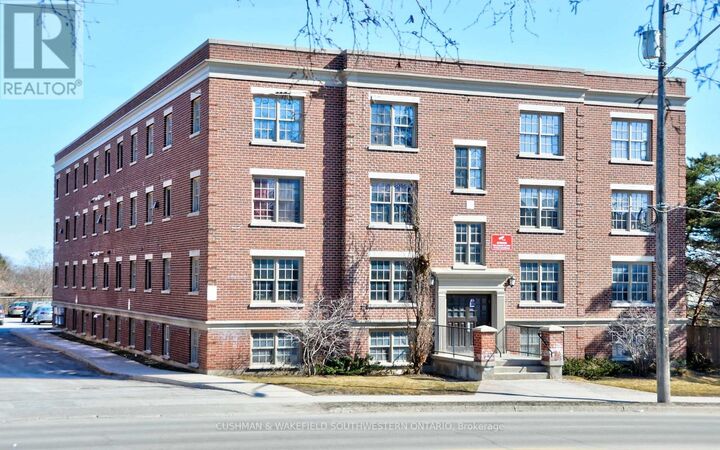 Property Photo: 359-363 Duckworth Street ON L4M 3X8