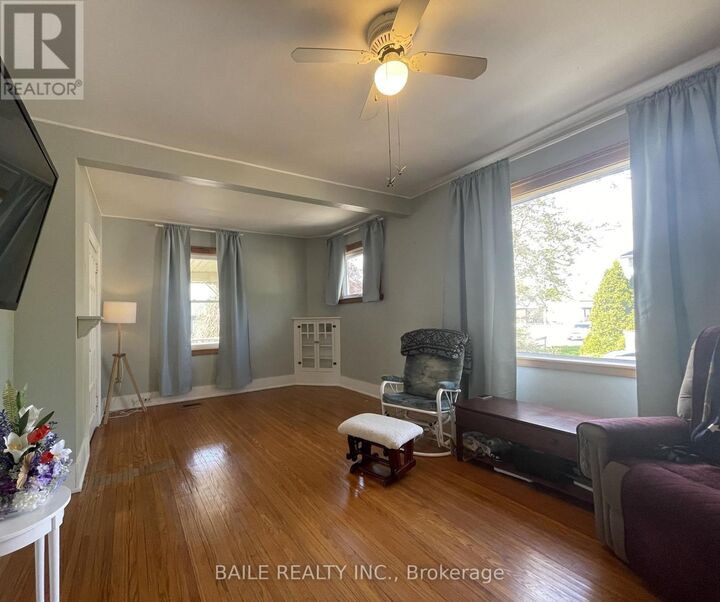Property Photo: 489 Rachel Street ON N0M 2S0