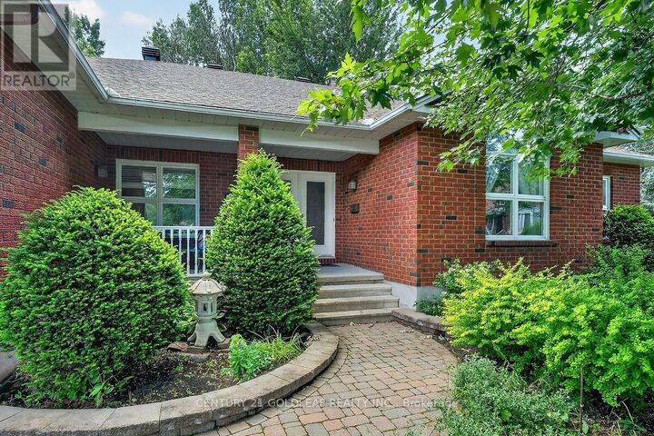 Property Photo: 2936 Turquoise Crescent ON K4B 1K2