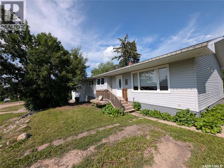 Property Photo: 107 Carlton Street SK S0K 4M0