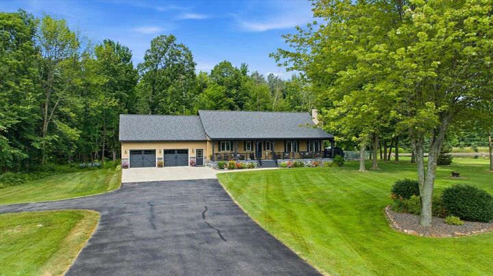 Property Photo: 9432 State Highway 186 WI 54412