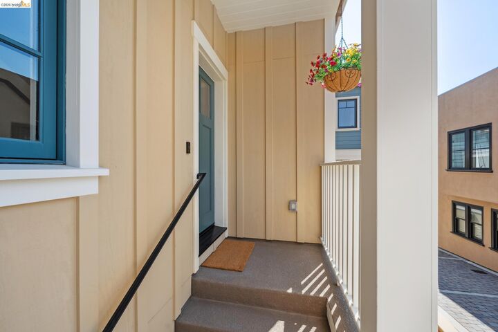 Property Photo: 4432 Howe St CA 94611