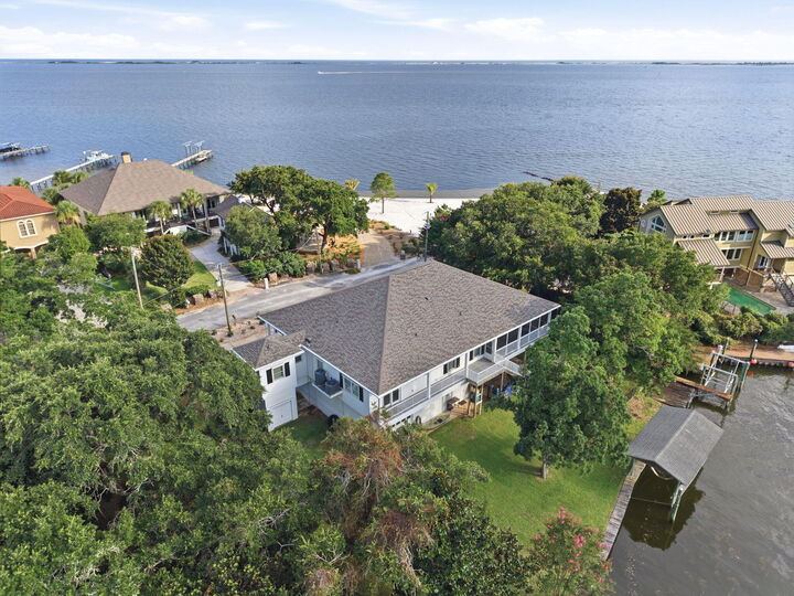 Property Photo: 4639 Smokey Road FL 32563
