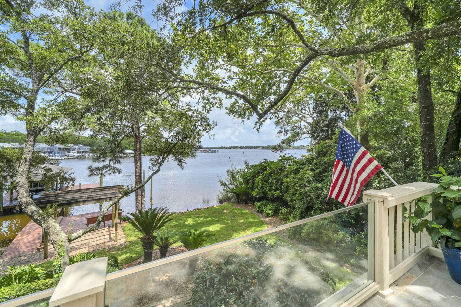 Property Photo: 317 Edrehi Drive FL 32578