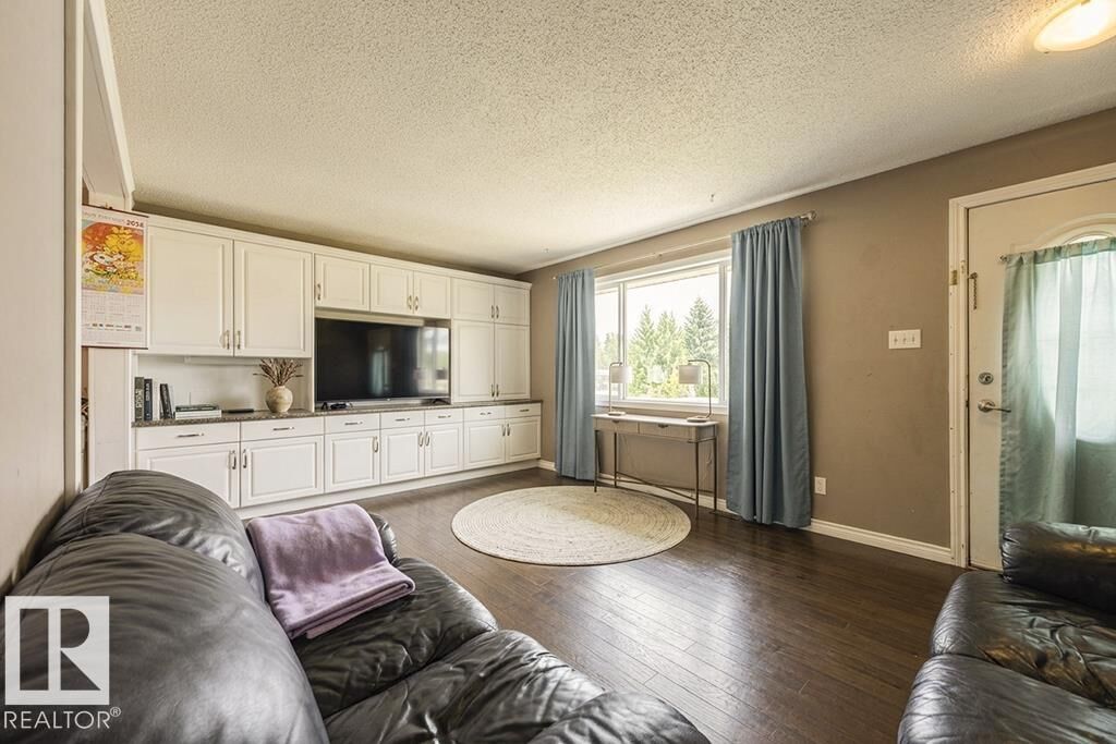 Property Photo: 9827 152 Street NW AB T5P 1X2