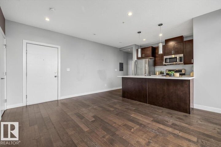 Property Photo: 10238 103 Street NW 2702 AB T5J 0G6