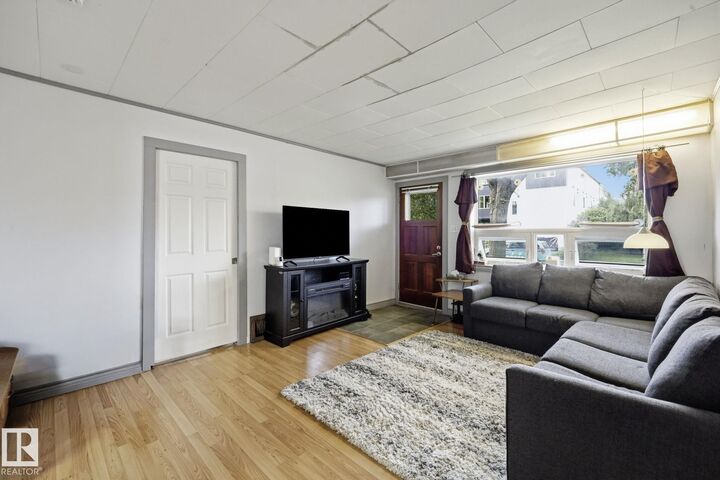 Property Photo: 11525 129 Avenue NW AB T5E 0M4