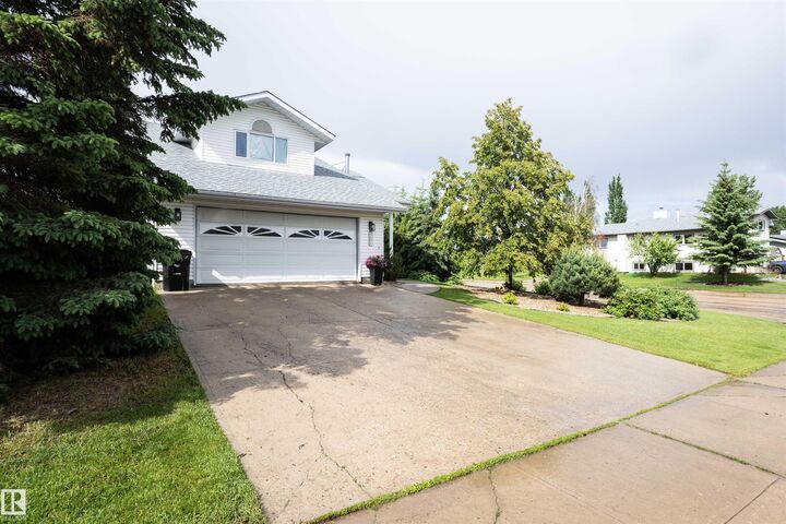 Property Photo:  5502 60 Avenue  AB T7N 1E1 