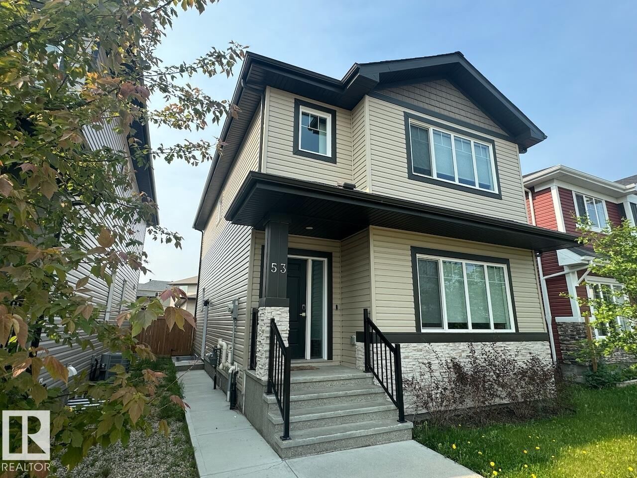 Property Photo: 53 Dillingham Avenue AB T8L 0N2