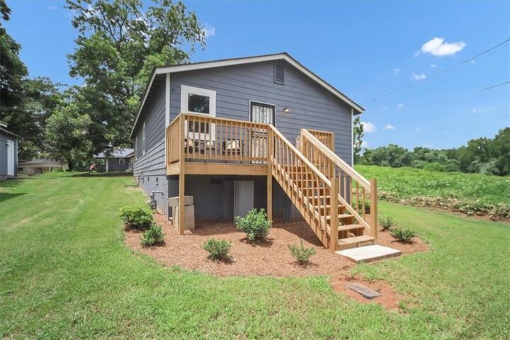Property Photo:  242 Jackson Street  GA 30204 