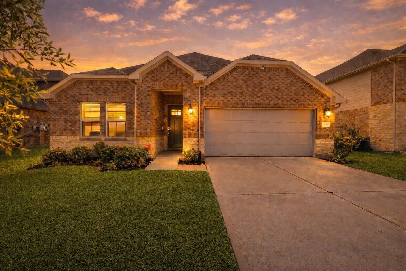 Property Photo: 1917 Canyon Live Oak Street TX 77304