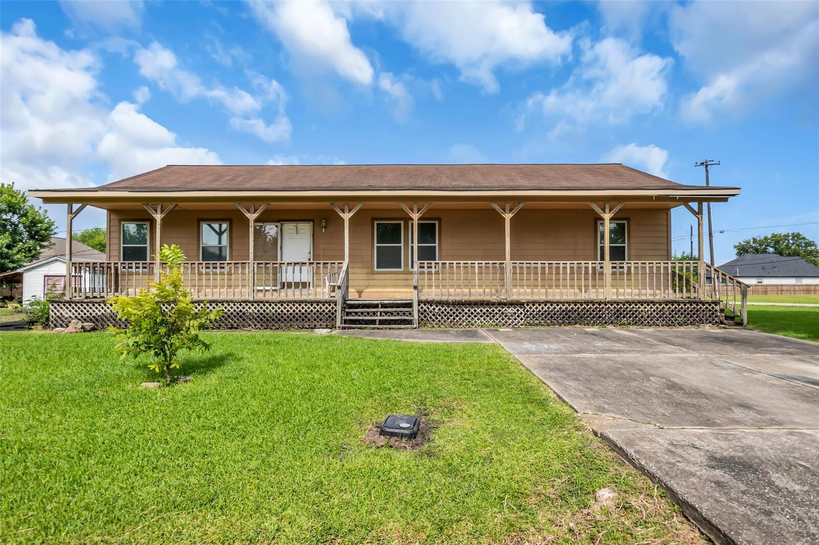 Property Photo:  831 Easy St  TX 77571 