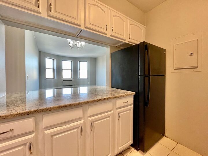 Property Photo:  43-49 Van Wagenen Ave 4B  NJ 07306 