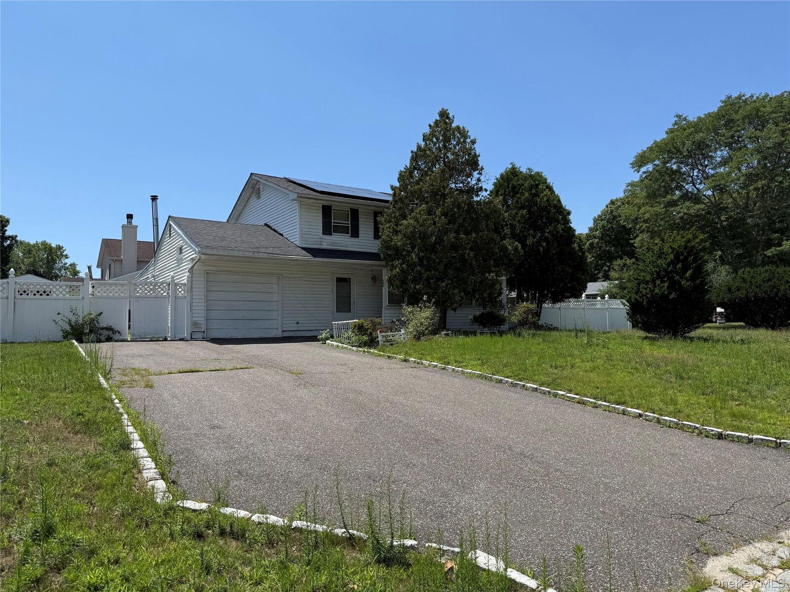 Property Photo: 124 Ridgewood Avenue NY 11742