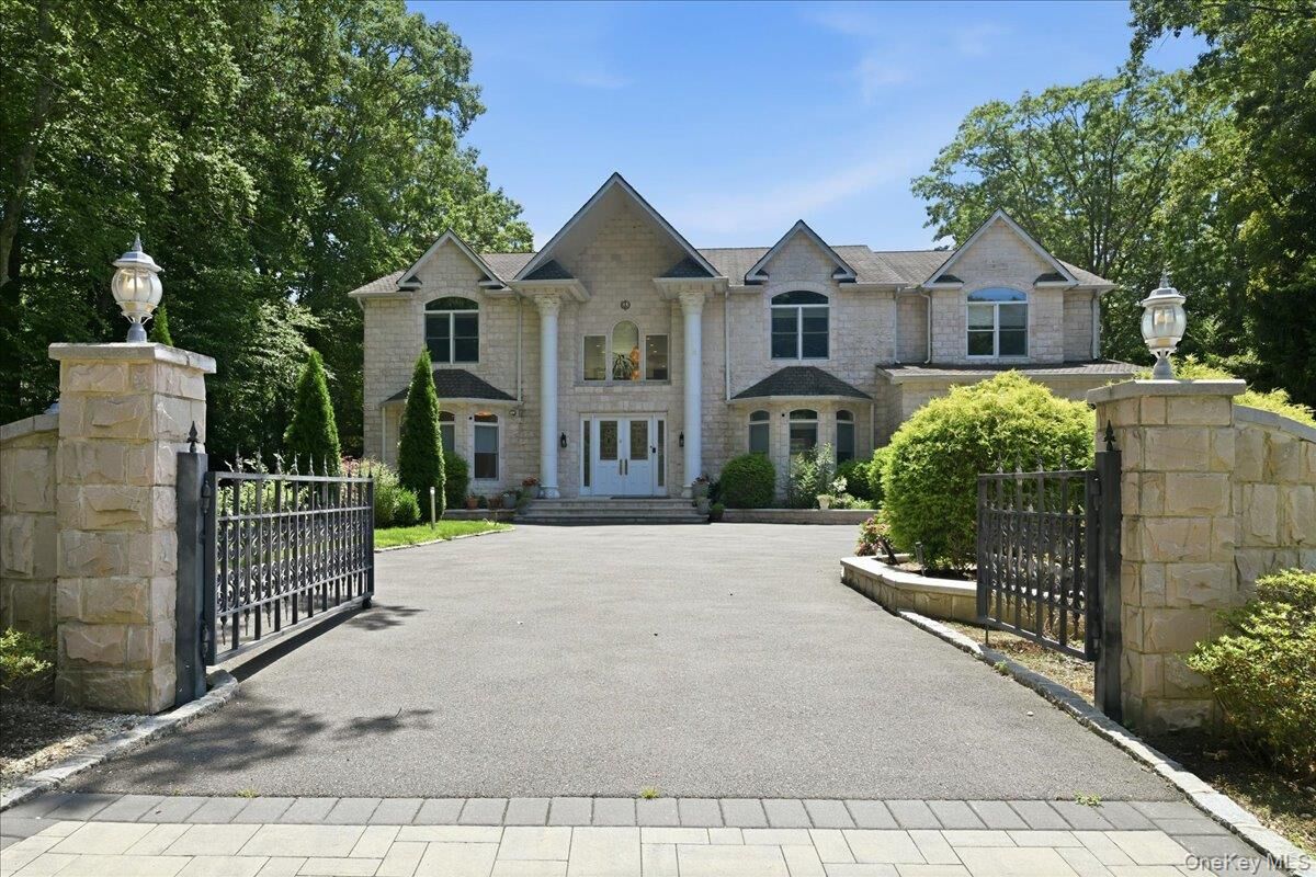 Property Photo: 8 Headley Way NY 11797