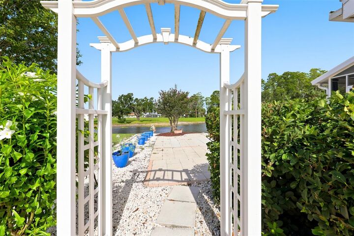 Property Photo: 1002 El Rancho Drive FL 33573