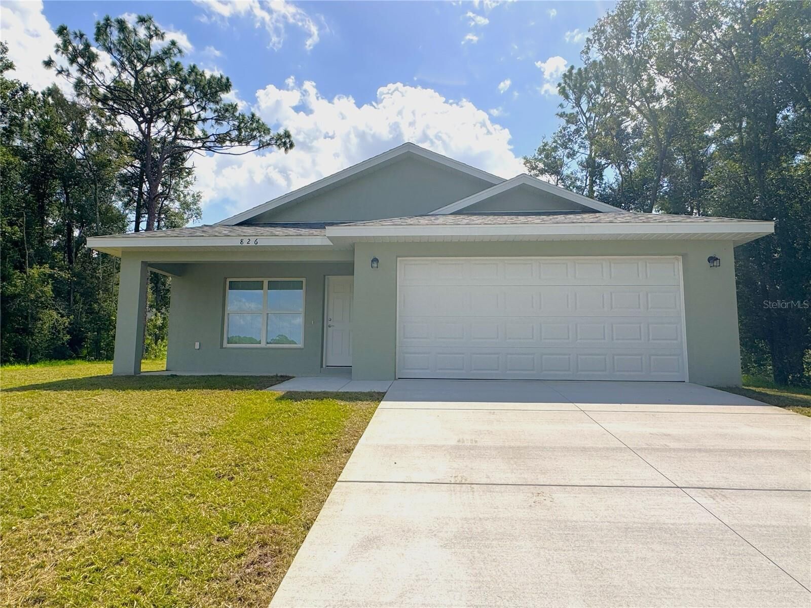 Property Photo: 826 Birch Avenue FL 34452