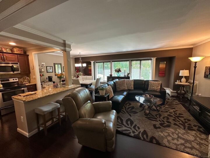 Property Photo: 340 Concord Place 3 MI 48304