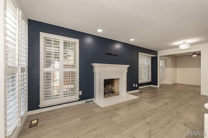 Property Photo: 1042 Brooksgate Manor Drive MO 63122