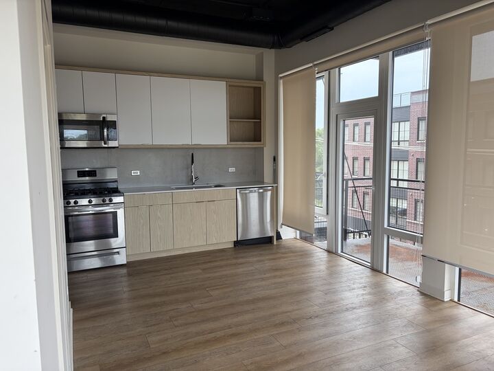 Property Photo: 2725 Thatcher Avenue 408 IL 60171