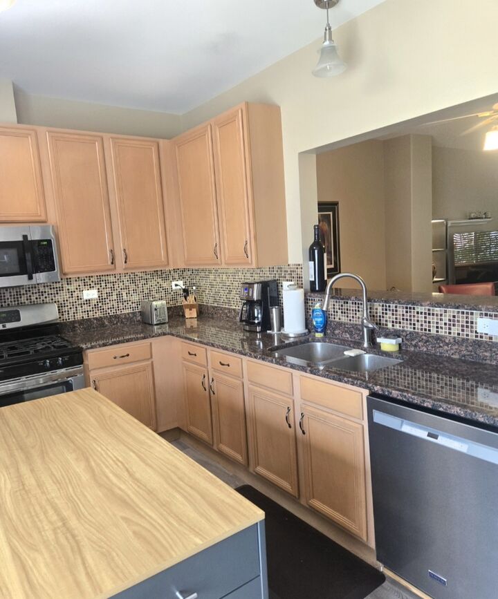 Property Photo: 927 Pheasant Trail 927 IL 60174