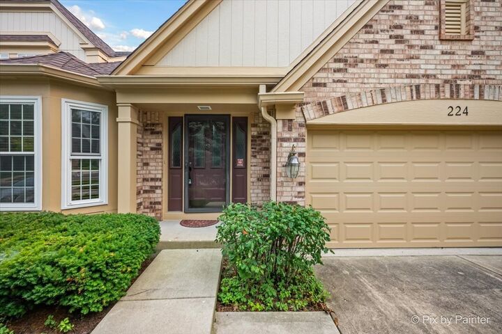 Property Photo:  224 Lorraine Circle 224  IL 60108 