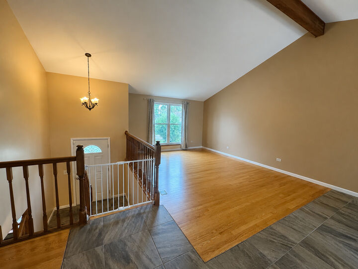 Property Photo:  2833 Apple Avenue  IL 60085 