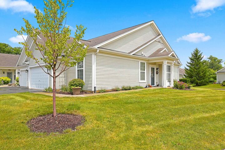 Property Photo:  13500 Yellow Pine Drive  IL 60142 