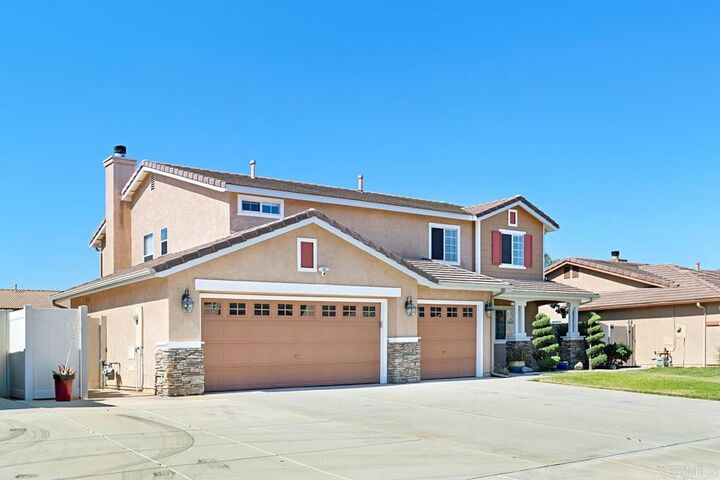 Property Photo:  23133 Teil Glen Road  CA 92595 