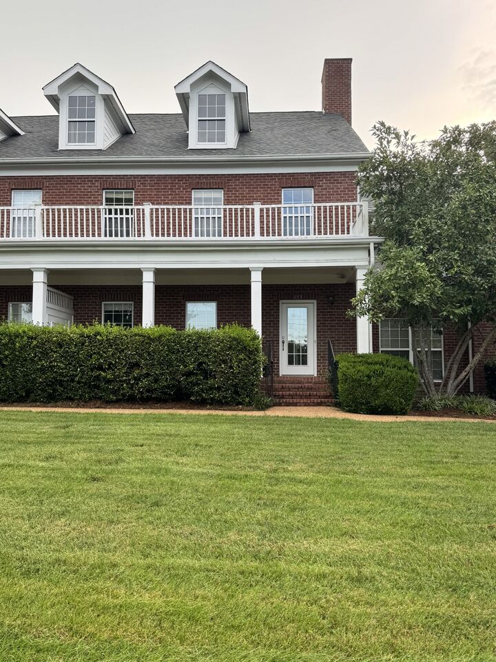 Property Photo: 153 Ormesby Pl TN 37064