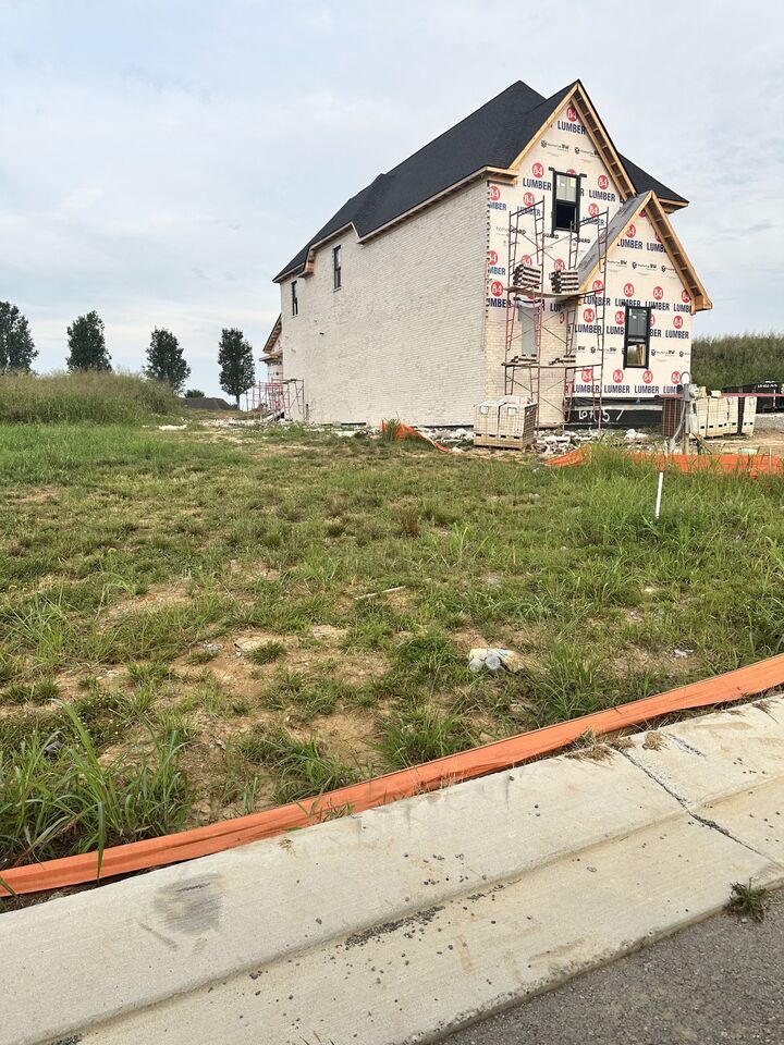 Property Photo: 424 Bell Lake Rd TN 37066