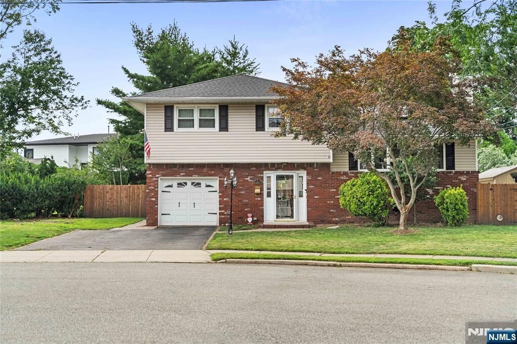 Property Photo: 1 Hazley Court NJ 07662