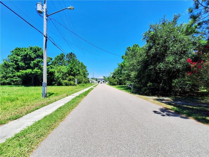 Property Photo:  143 Oak Boulevard  MS 39576 