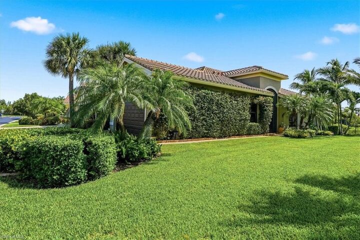 Property Photo: 13421 Coronado Dr FL 34109